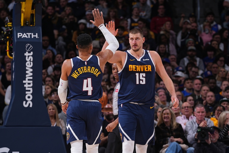 不是高声呐 不是高声呐